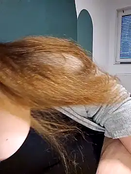 Snapshot of _Julie_x chatting on 01.04.25 Julie x online show from 01.04.25