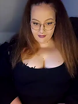 Snapshot of _Julie_x chatting on 10.11.25 Julie x online show from 10.11.25