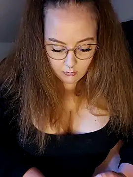 Snapshot of _Julie_x chatting on 10.25.25 Julie x online show from 10.25.25