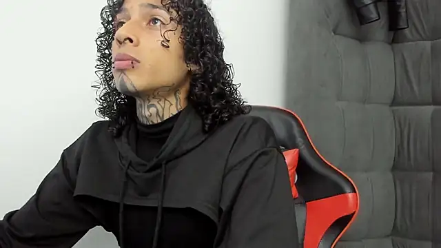 Snapshot of TommyGun_22 chatting on 02.10.26 TommyGun 22 online show from 02.10.26