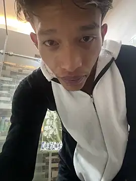 Snapshot of TommyGun_22 chatting on 03.25.26 TommyGun 22 online show from 03.25.26