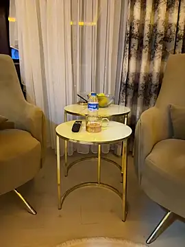 Snapshot of Soinanai chatting on 11.14.25 Soinanai online show from 11.14.25