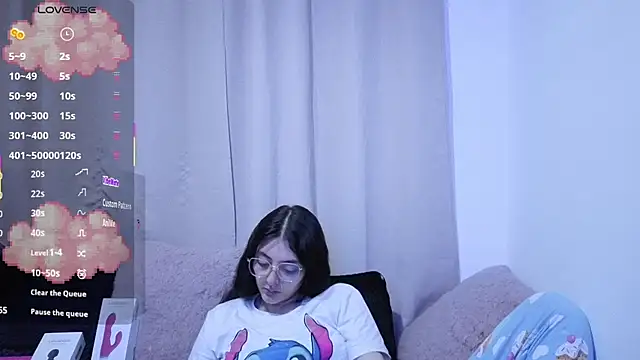 lessliee22  online show from 07.04.26