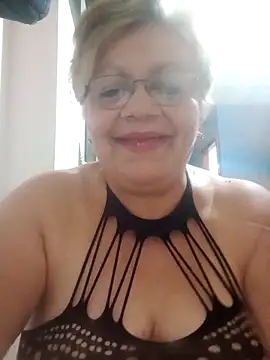 Snapshot of Madrastrahot69 chatting on 09.23.25 Madrastrahot69 online show from 09.23.25