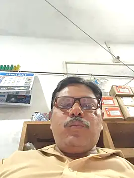 Snapshot of Srmotrs chatting on 03.17.26 Srmotrs online show from 03.17.26