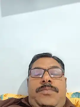 Snapshot of Srmotrs chatting on 03.21.26 Srmotrs online show from 03.21.26