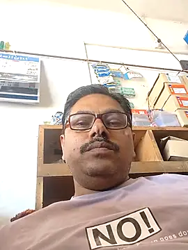 Snapshot of Srmotrs chatting on 04.12.26 Srmotrs online show from 04.12.26
