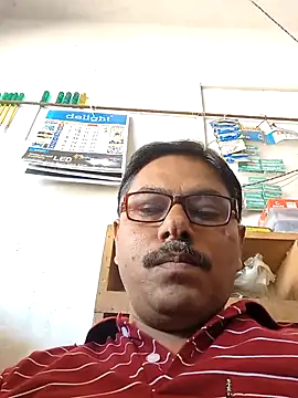 Snapshot of Srmotrs chatting on 04.14.26 Srmotrs online show from 04.14.26