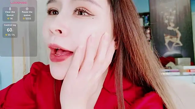 HU131452 online show from 04.26.26