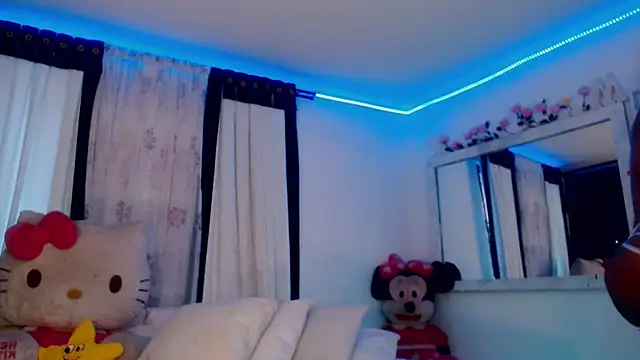 Snapshot of touchm_cockhard chatting on 02.11.25 touchm cockhard online show from 02.11.25