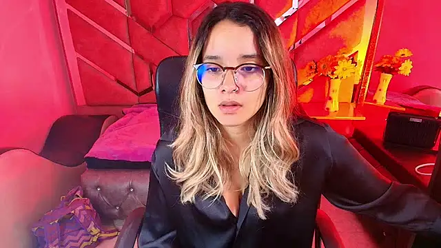 Snapshot of Olivia_Fox69 chatting on 11.11.25 Olivia Fox69 online show from 11.11.25