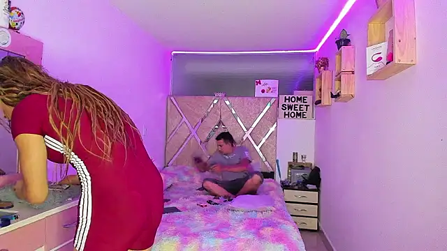 parejacaliente20154 online show from 03.24.26