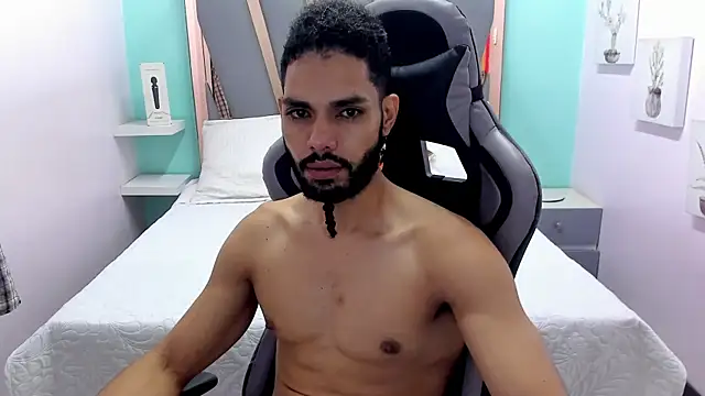 Snapshot of Amir_Abdull chatting on 10.20.25 Amir Abdull online show from 10.20.25