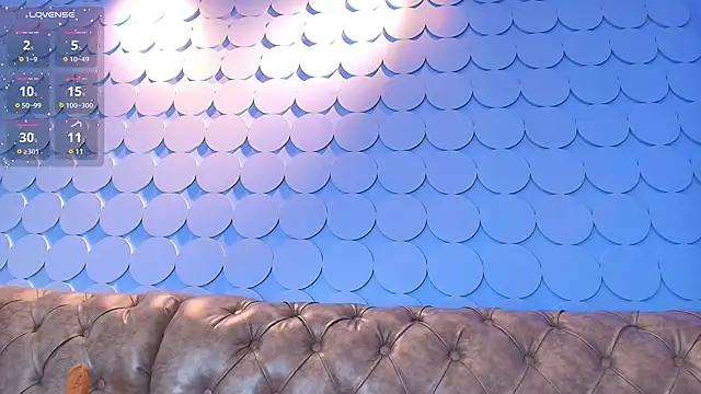 Snapshot of Leamonroe__ chatting on 02.23.25 Leamonroe online show from 02.23.25