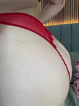 EmiilyAdams  online show from 01.10.25