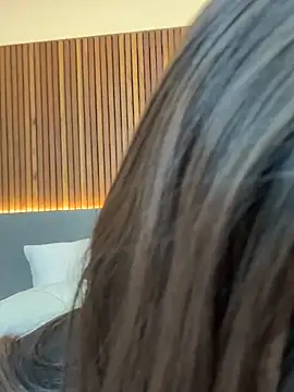 EmiilyAdams  online show from 01.20.25