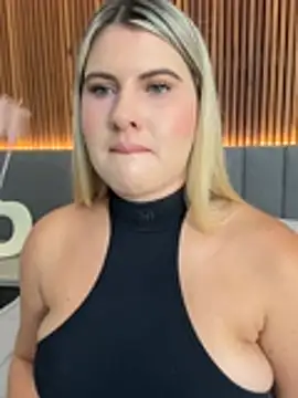 Snapshot of EmiilyAdams_ chatting on 01.18.26 EmiilyAdams online show from 01.18.26