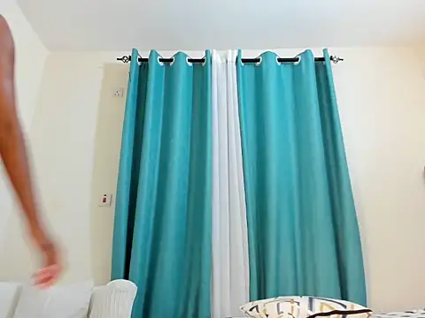 Snapshot of dolly_booty chatting on 11.02.25 dolly booty online show from 11.02.25