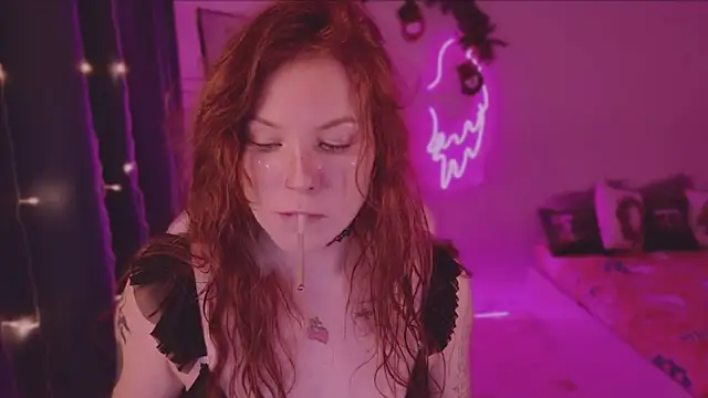 Elsie Ginger online show from 12.18.24