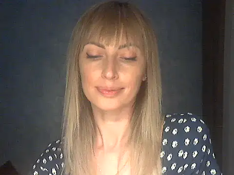 Snapshot of EffectMaya chatting on 05.12.26 EffectMaya online show from 05.12.26