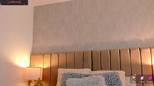 Snapshot of Victoria_romanox chatting on 03.11.25 Victoria romanox online show from 03.11.25