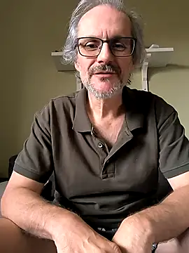 Snapshot of Zed0l1Mod chatting on 10.27.25 Zed0l1Mod online show from 10.27.25