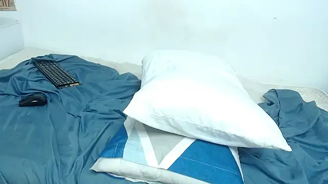 Madeline Woods online show from 10.14.25