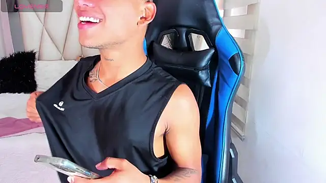 Snapshot of Backsex_boy chatting on 02.24.25 Backsex boy online show from 02.24.25