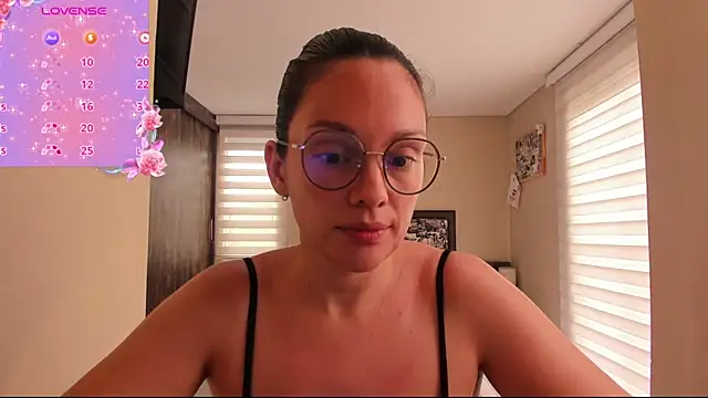 Snapshot of anabel_025 chatting on 05.30.26 anabel 025 online show from 05.30.26