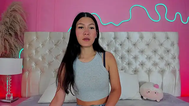 Julieta Cortes   online show from 03.20.26