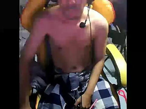 cloudyth1994 online show from 12.14.24