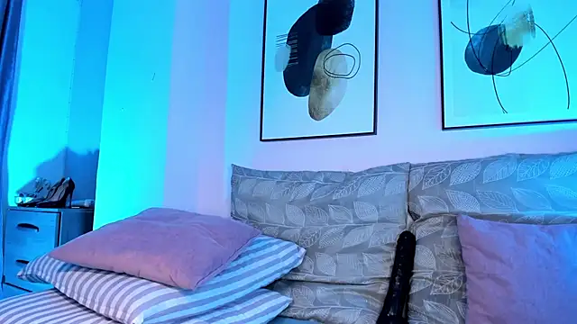 Snapshot of rose_xd chatting on 02.01.25 rose xd online show from 02.01.25