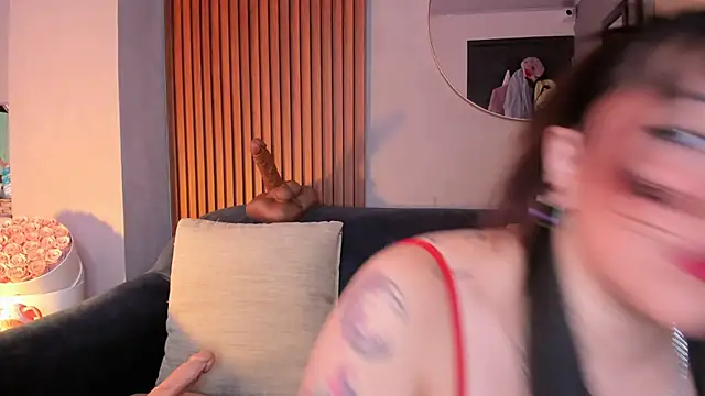 Snapshot of rose_xd chatting on 11.08.25 rose xd online show from 11.08.25