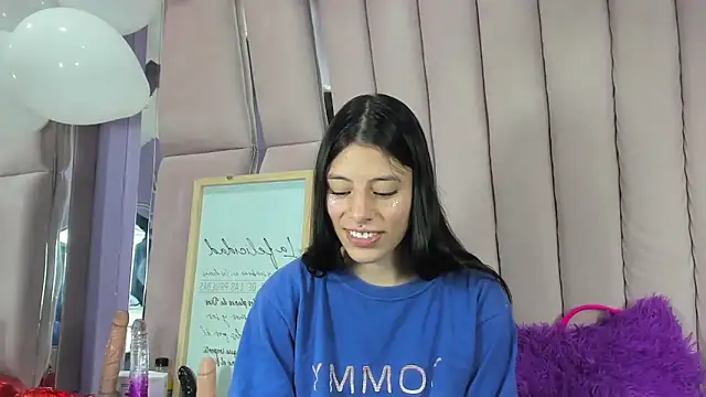 Snapshot of Sasha_Petitte chatting on 09.12.25 Sasha Petitte online show from 09.12.25