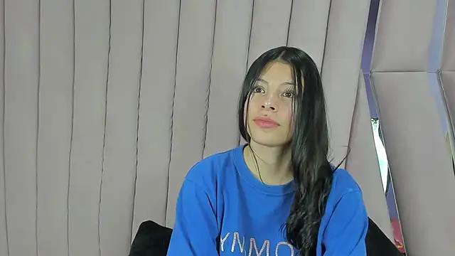 Snapshot of Sasha_Petitte chatting on 10.09.25 Sasha Petitte online show from 10.09.25