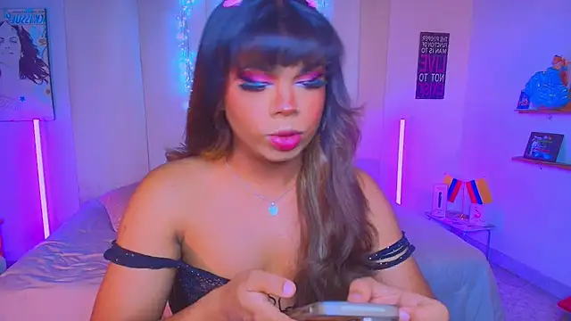 Snapshot of CuteRomi chatting on 09.10.25 CuteRomi online show from 09.10.25