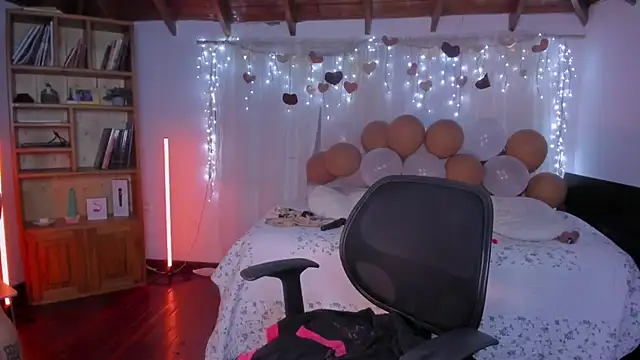 Snapshot of CuteRomi chatting on 02.18.26 CuteRomi online show from 02.18.26