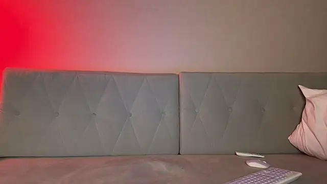 weshycouple online show from 03.04.26