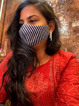 HaaniKaur online show from 10.14.25