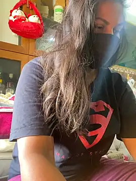 Snapshot of HaaniKaur chatting on 04.16.26 HaaniKaur online show from 04.16.26