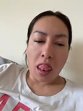 Snapshot of xLadyScarlettx chatting on 06.23.26 xLadyScarlettx online show from 06.23.26