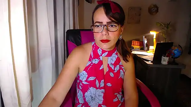 Snapshot of danielle_rose_1 chatting on 04.20.26 danielle rose 1 online show from 04.20.26