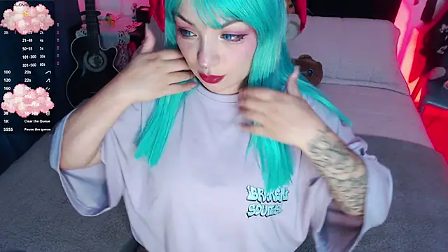 Snapshot of Theprojectsaraa chatting on 01.12.25 Theprojectsaraa online show from 01.12.25