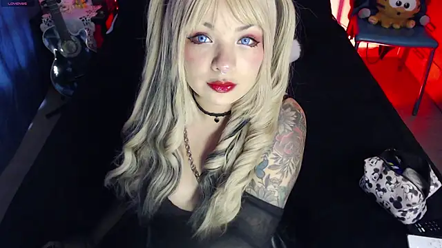 Snapshot of Theprojectsaraa chatting on 02.27.25 Theprojectsaraa online show from 02.27.25