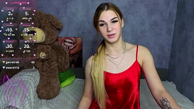 Snapshot of Hellen_Moore chatting on 11.18.25 Hellen Moore online show from 11.18.25