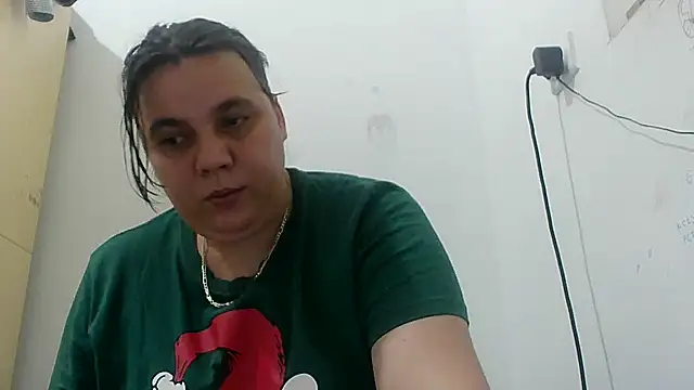 Snapshot of VixenBya chatting on 05.27.26 VixenBya online show from 05.27.26