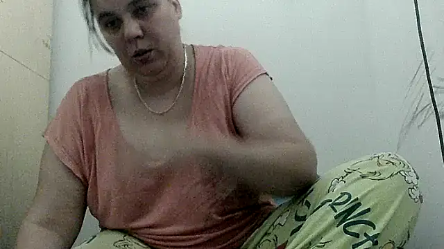 Snapshot of VixenBya chatting on 05.30.26 VixenBya online show from 05.30.26