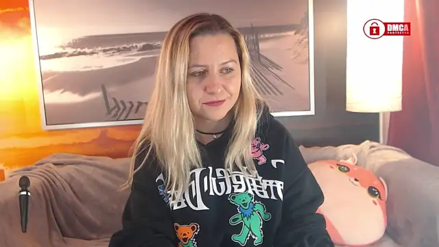 Snapshot of BigBoobsARRI chatting on 12.19.24 BigBoobsARRI online show from 12.19.24