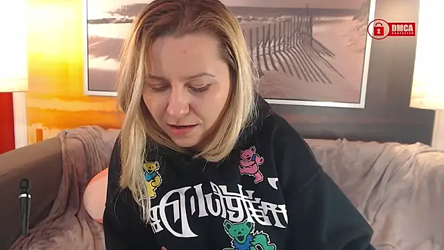 Snapshot of BigBoobsARRI chatting on 12.24.24 BigBoobsARRI online show from 12.24.24