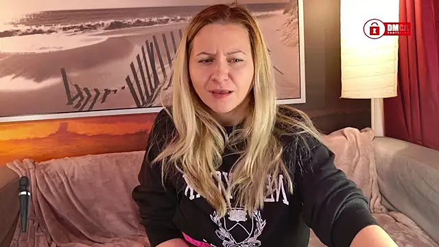 Snapshot of BigBoobsARRI chatting on 03.21.25 BigBoobsARRI online show from 03.21.25